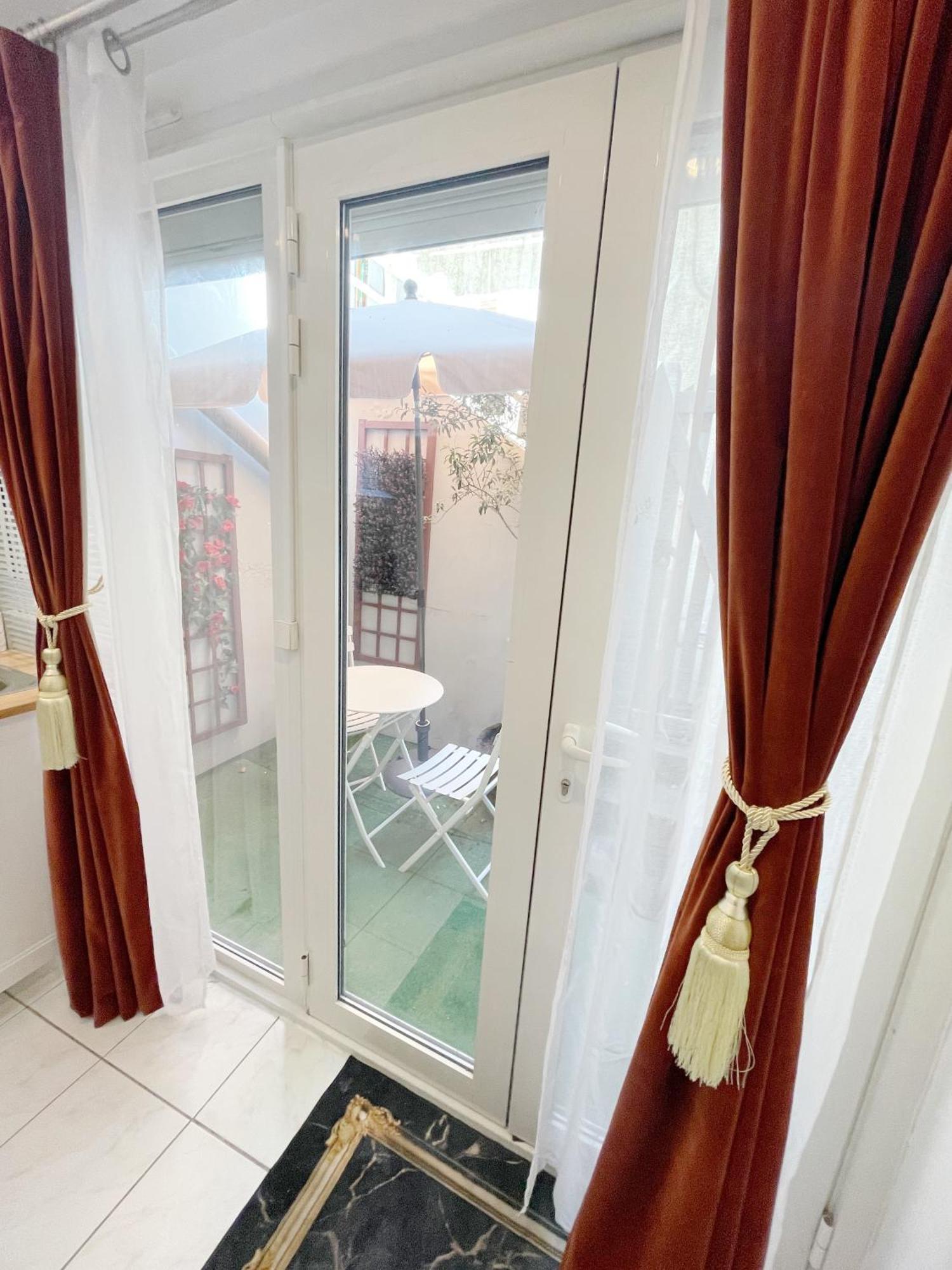 Sympathy Studio For 2 Near The Sacre Coeur ปารีส ภายนอก รูปภาพ
